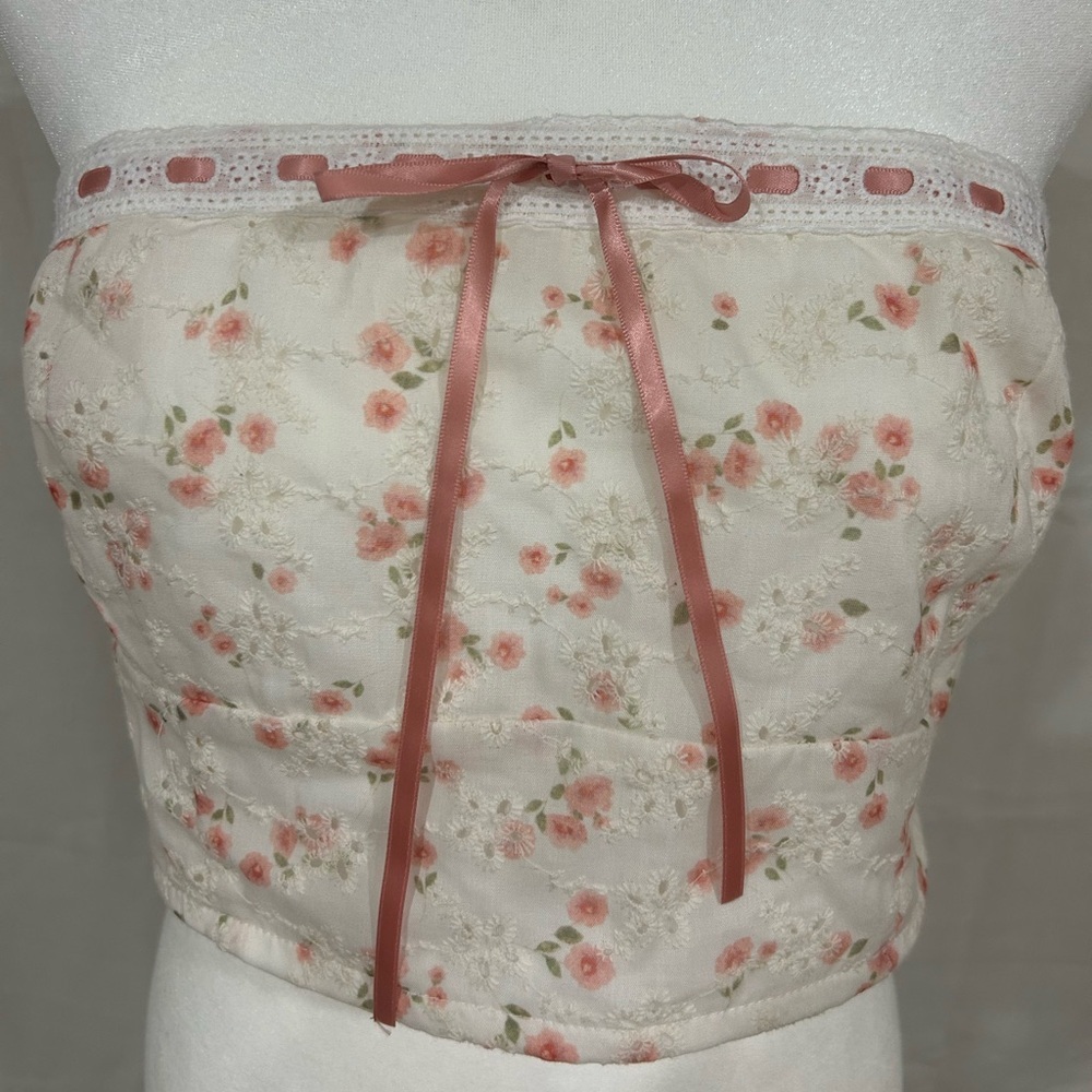 Altar’d State NWOT Coquette Crop Floral Rosebud Print Top - Picture 2 of 4